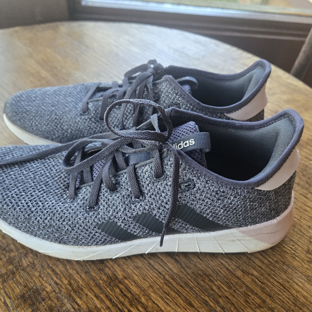 Adidas Women's Questar X BYD sneakers in the Core Black/Carbon/Grey. Size 9.5